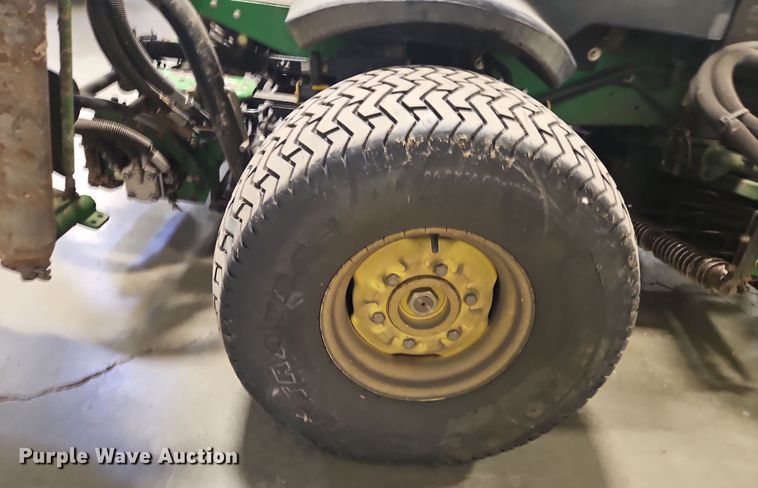 image for item EI8766 John Deere 7700 Precision Cut reel mower