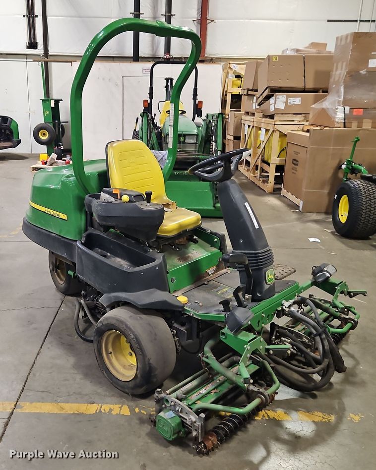 image for item EI8768 John Deere 2500B Precision Cut reel mower