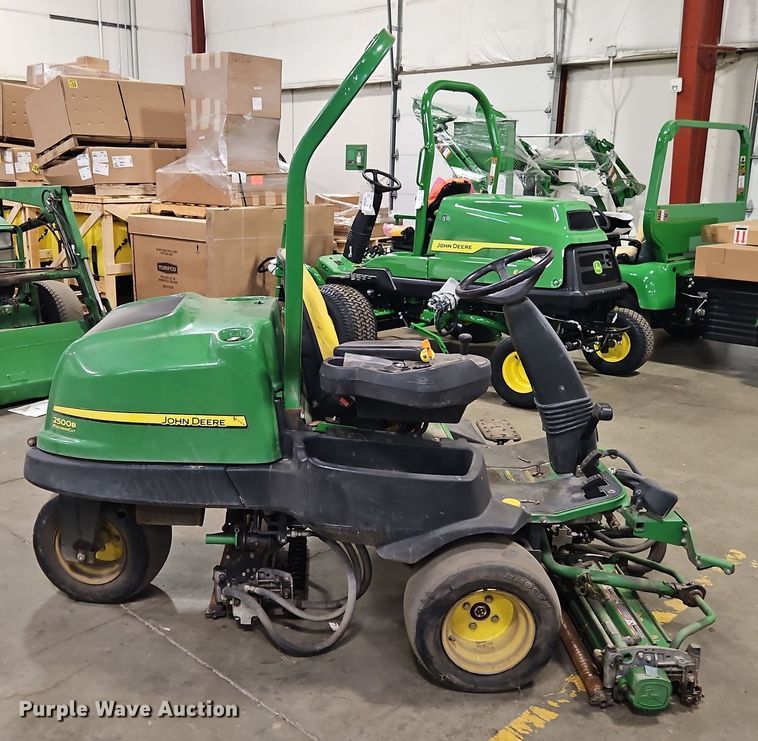 image for item EI8768 John Deere 2500B Precision Cut reel mower