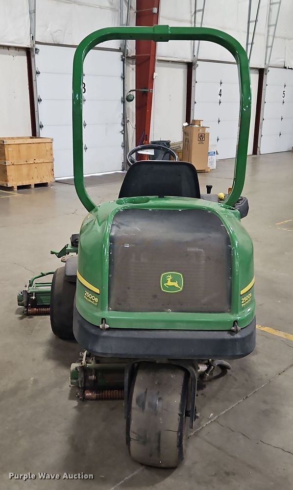 image for item EI8768 John Deere 2500B Precision Cut reel mower