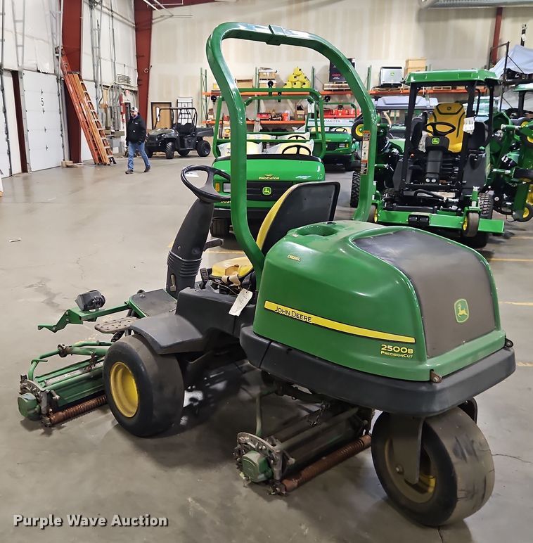 image for item EI8768 John Deere 2500B Precision Cut reel mower