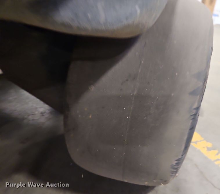 image for item EI8768 John Deere 2500B Precision Cut reel mower