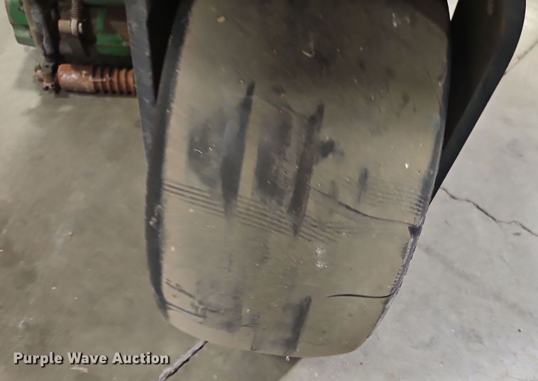 image for item EI8768 John Deere 2500B Precision Cut reel mower