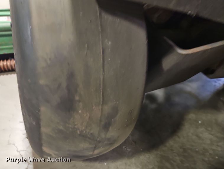 image for item EI8768 John Deere 2500B Precision Cut reel mower