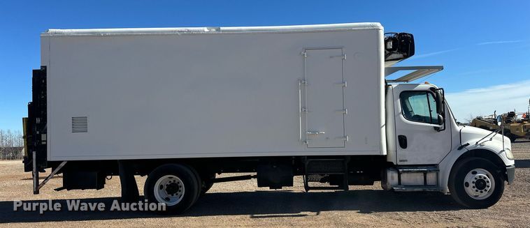 image for item EJ5215 2004 Freightliner Business Class M2 refrigerated truck