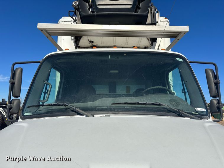 image for item EJ5215 2004 Freightliner Business Class M2 refrigerated truck