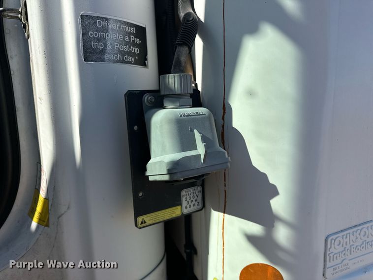 image for item EJ5215 2004 Freightliner Business Class M2 refrigerated truck