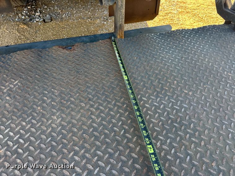 image for item EJ5215 2004 Freightliner Business Class M2 refrigerated truck