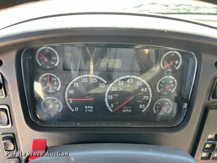 image for item EJ5215 2004 Freightliner Business Class M2 refrigerated truck