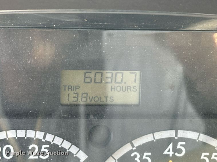 image for item EJ5215 2004 Freightliner Business Class M2 refrigerated truck