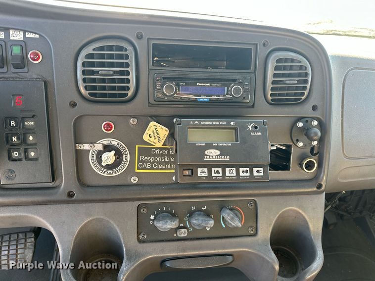 image for item EJ5215 2004 Freightliner Business Class M2 refrigerated truck