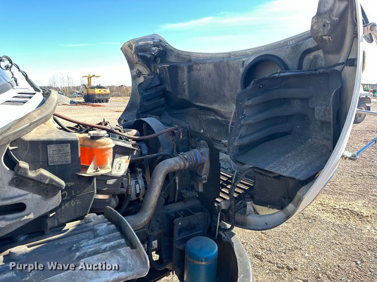 image for item EJ5215 2004 Freightliner Business Class M2 refrigerated truck