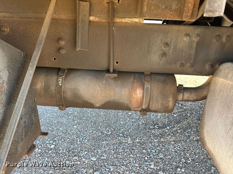 image for item EJ5215 2004 Freightliner Business Class M2 refrigerated truck