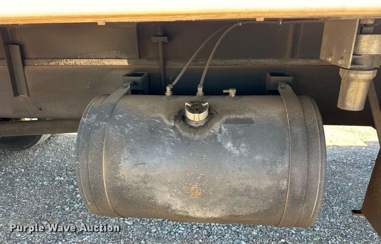 image for item EJ5215 2004 Freightliner Business Class M2 refrigerated truck