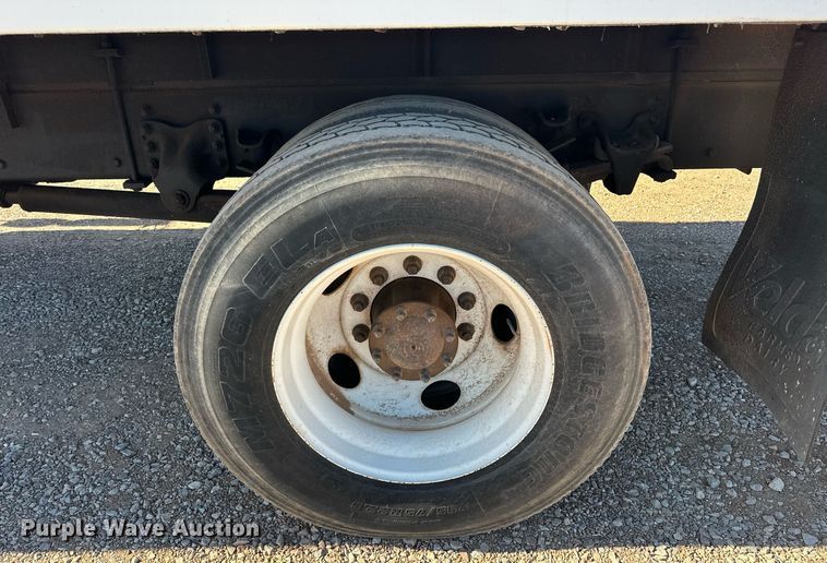 image for item EJ5215 2004 Freightliner Business Class M2 refrigerated truck