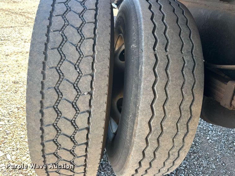 image for item EJ5215 2004 Freightliner Business Class M2 refrigerated truck