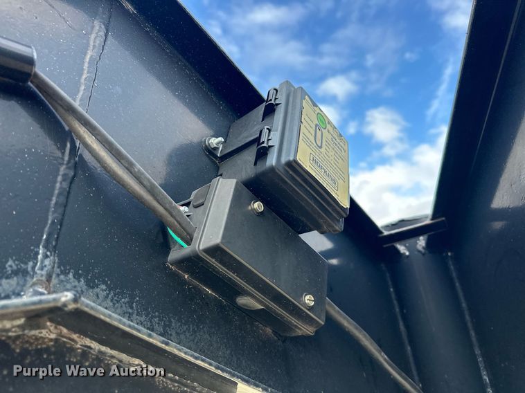 image for item EJ5306 2013 PJ equipment trailer