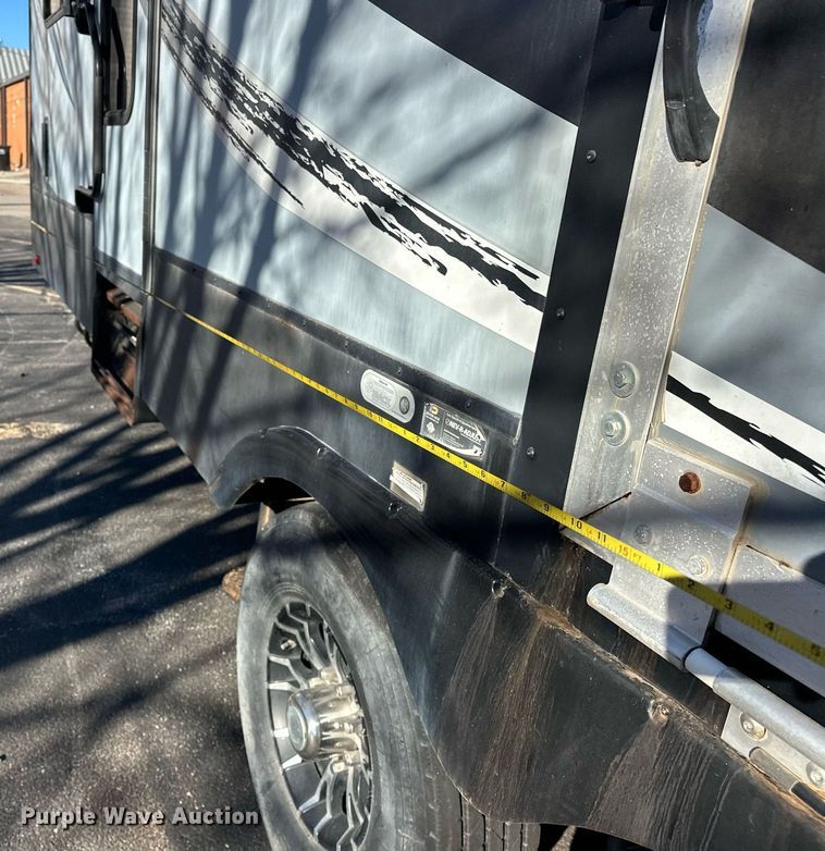 image for item EJ5319 2016 Heartland 4200 Cyclone toy hauler camper