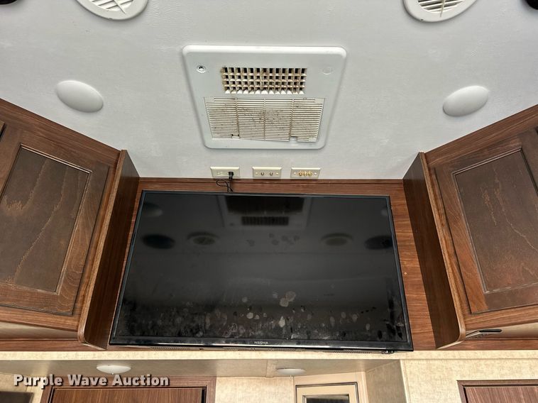 image for item EJ5319 2016 Heartland 4200 Cyclone toy hauler camper