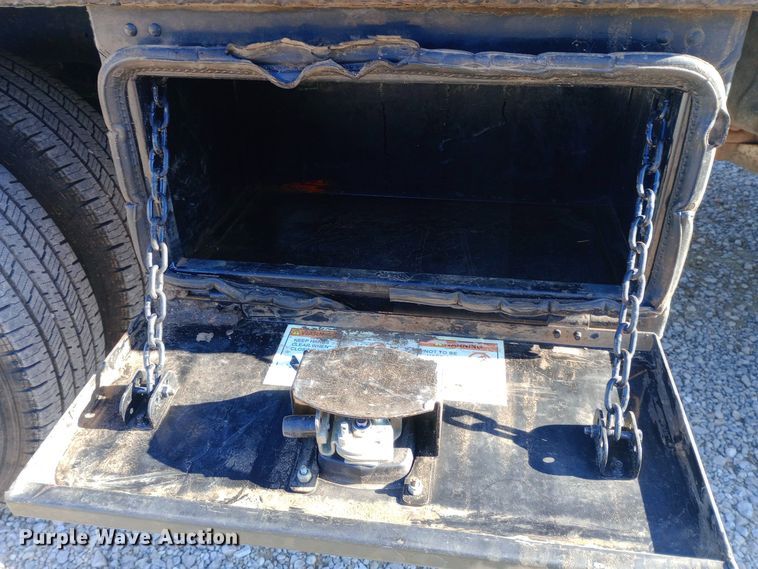 image for item EN8662 2020 Ford F350 Super Duty Crew Cab flatbed pickup truck