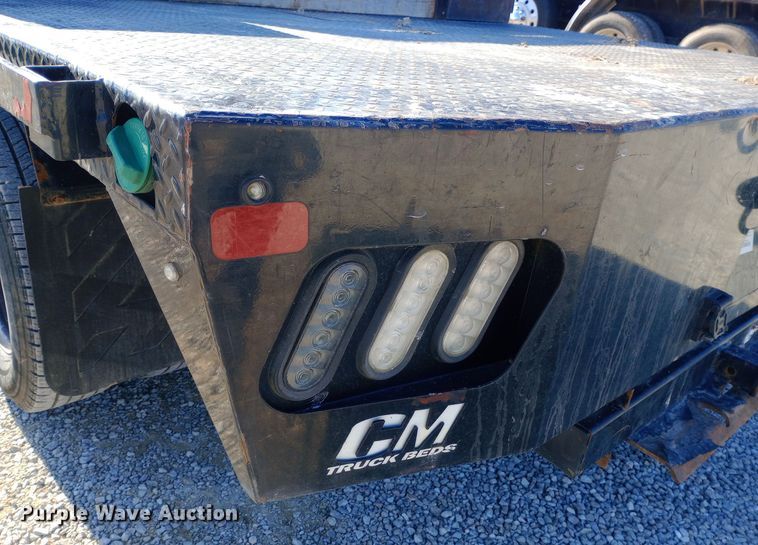 image for item EN8662 2020 Ford F350 Super Duty Crew Cab flatbed pickup truck