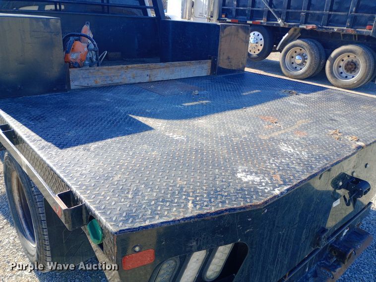 image for item EN8662 2020 Ford F350 Super Duty Crew Cab flatbed pickup truck