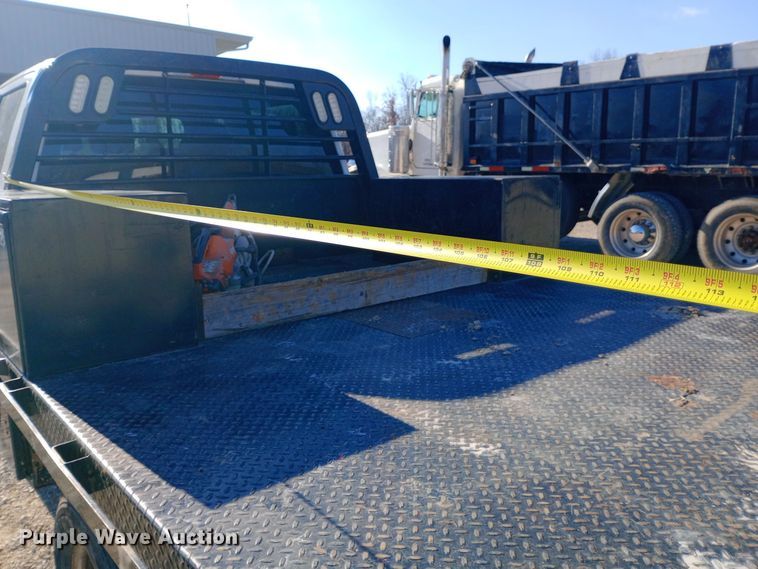 image for item EN8662 2020 Ford F350 Super Duty Crew Cab flatbed pickup truck