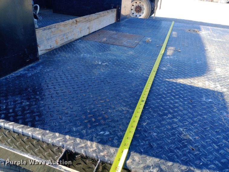 image for item EN8662 2020 Ford F350 Super Duty Crew Cab flatbed pickup truck