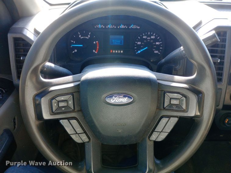 image for item EN8662 2020 Ford F350 Super Duty Crew Cab flatbed pickup truck