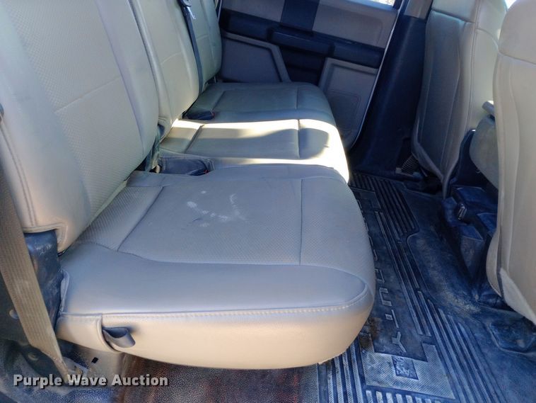 image for item EN8662 2020 Ford F350 Super Duty Crew Cab flatbed pickup truck