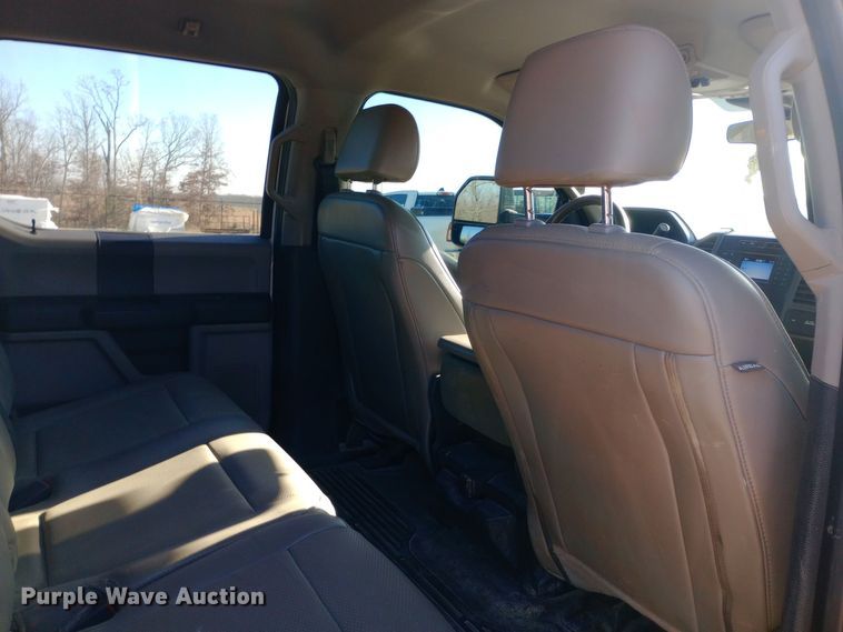 image for item EN8662 2020 Ford F350 Super Duty Crew Cab flatbed pickup truck