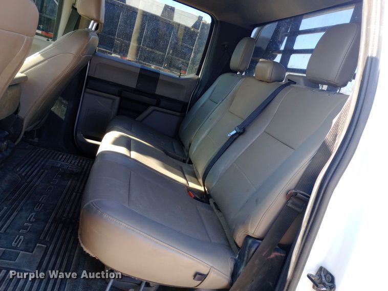 image for item EN8662 2020 Ford F350 Super Duty Crew Cab flatbed pickup truck