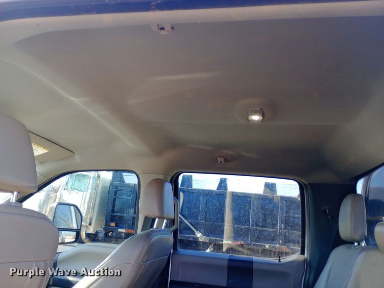 image for item EN8662 2020 Ford F350 Super Duty Crew Cab flatbed pickup truck