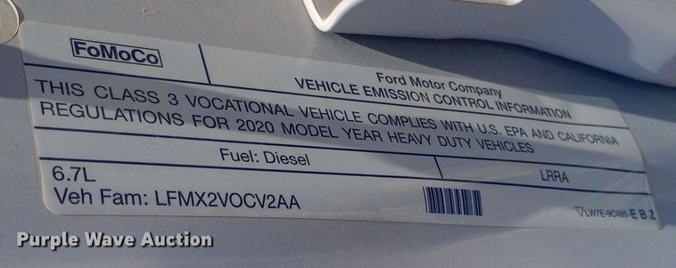 image for item EN8662 2020 Ford F350 Super Duty Crew Cab flatbed pickup truck