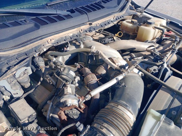 image for item EN8662 2020 Ford F350 Super Duty Crew Cab flatbed pickup truck