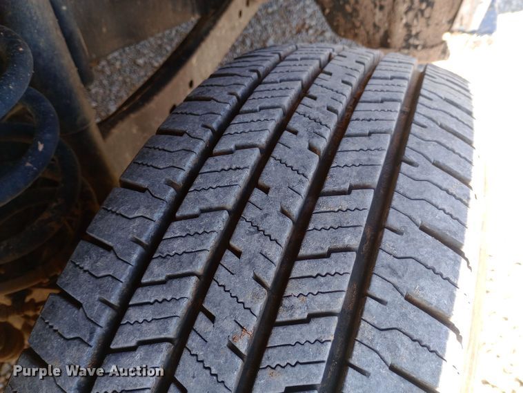 image for item EN8662 2020 Ford F350 Super Duty Crew Cab flatbed pickup truck