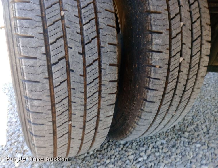 image for item EN8662 2020 Ford F350 Super Duty Crew Cab flatbed pickup truck