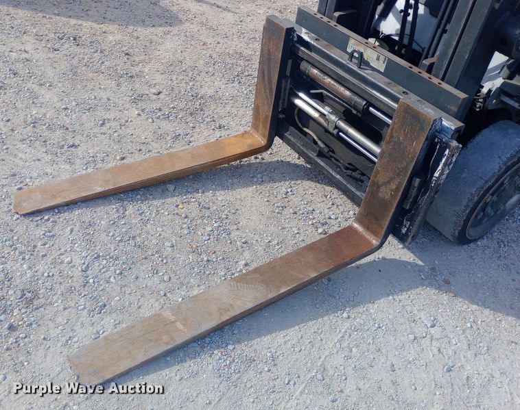 image for item EN8668 Nissan 40 forklift