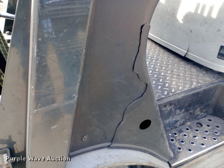 image for item EN8668 Nissan 40 forklift