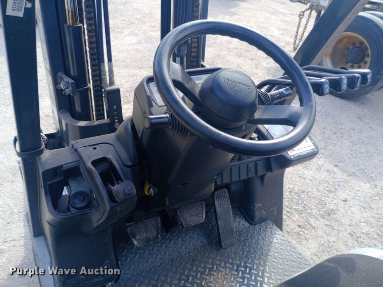 image for item EN8668 Nissan 40 forklift