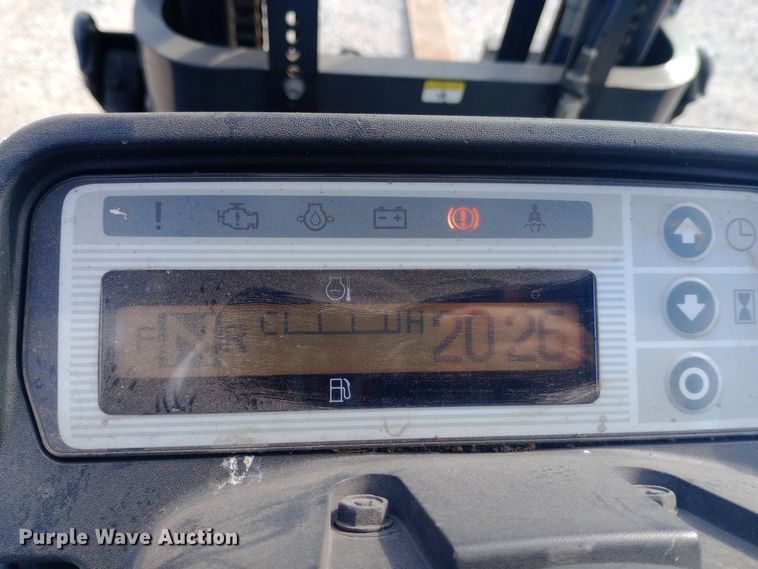 image for item EN8668 Nissan 40 forklift