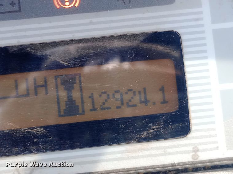 image for item EN8668 Nissan 40 forklift