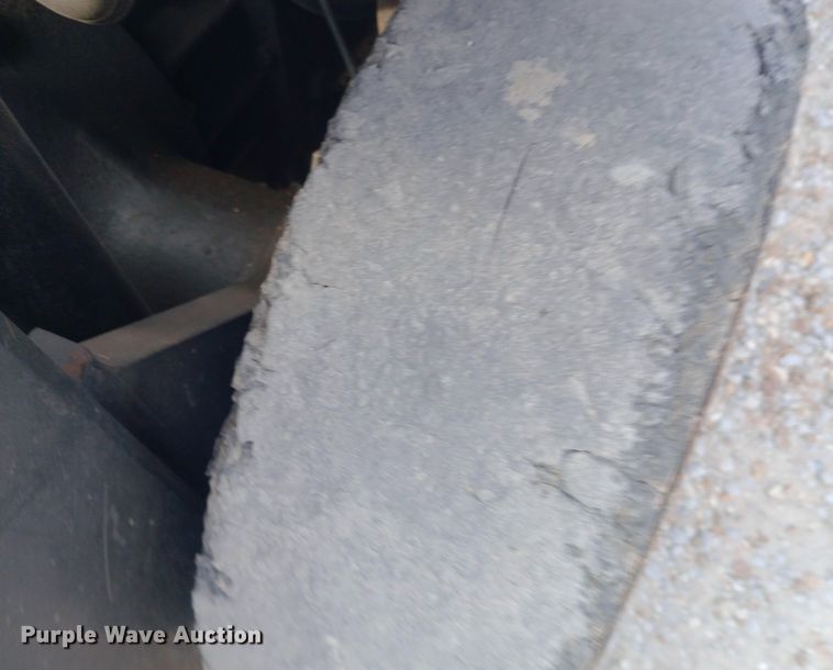 image for item EN8668 Nissan 40 forklift