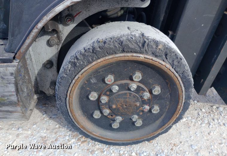 image for item EN8668 Nissan 40 forklift