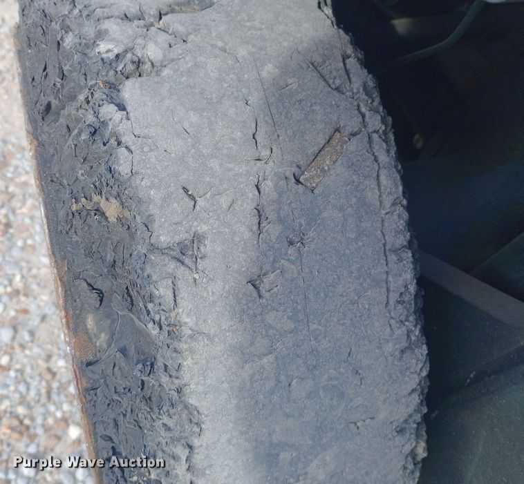 image for item EN8668 Nissan 40 forklift