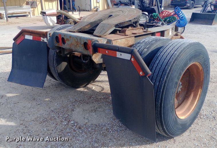 image for item EN8669 1986 Fruehauf  ELFI trailer dolly