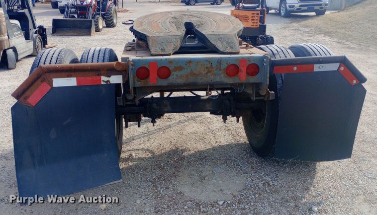 image for item EN8669 1986 Fruehauf  ELFI trailer dolly