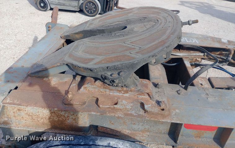 image for item EN8669 1986 Fruehauf  ELFI trailer dolly