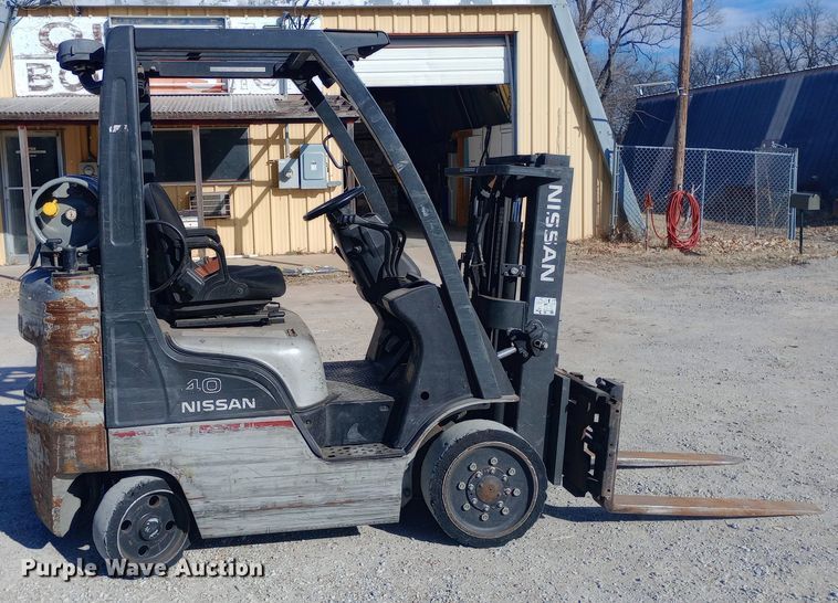 image for item EN8671 Nissan 40 forklift