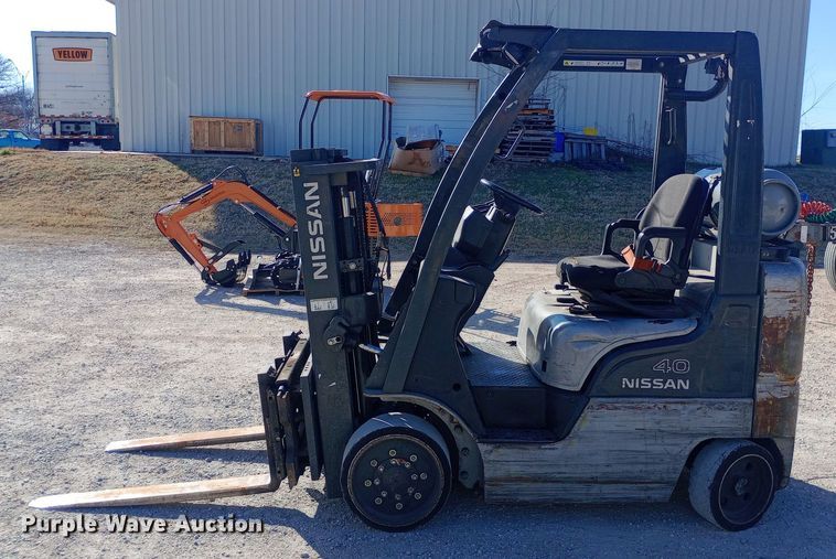 image for item EN8671 Nissan 40 forklift